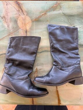 AMANDA SMITH 972 Shara Mid Calf Black Leather Round Toe Riding Boots (Size 6. M)